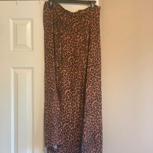 American Eagle Leopard maxi skirt